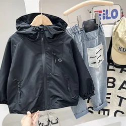 Chaqueta con capucha sencilla para niño y bebé – Bolsillo cremallera