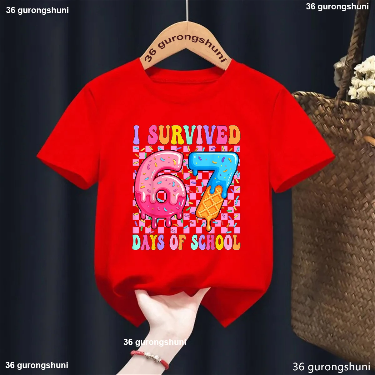 Camiseta colorida con estampado de helado sobreviví en 67 días de escuela, ropa divertida para niños y niñas, camiseta lisa de manga corta de verano - imagen 2
