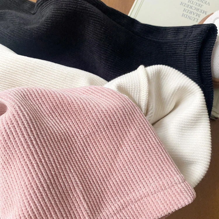 Vista completa de los pantalones de pana para niños