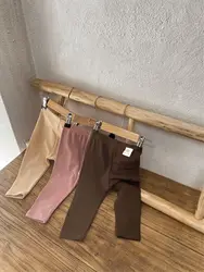 Leggings acanalados de algodón para niña – Cómodos y combinables