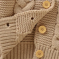Jersey infantil de primavera con capucha y botones