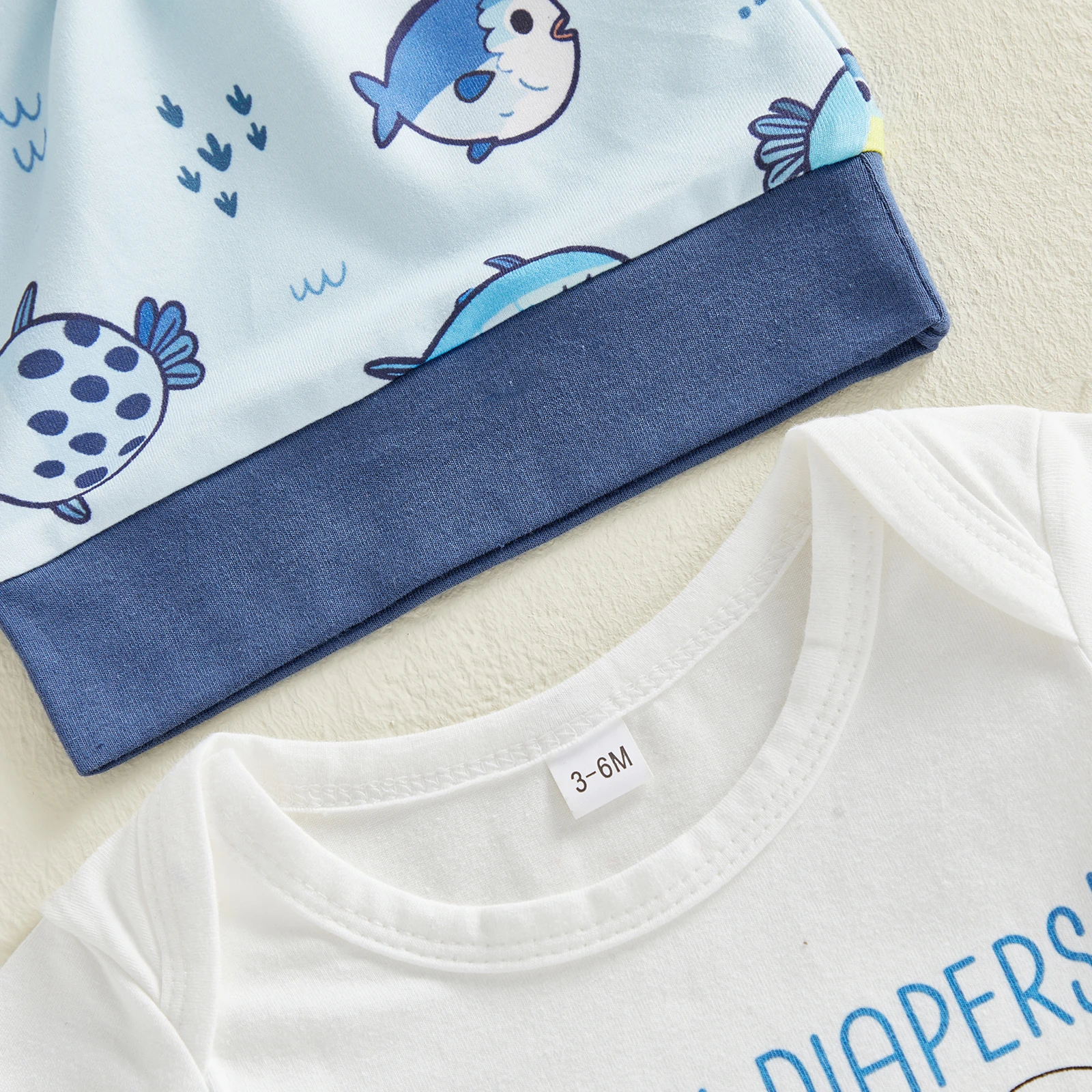 ViSgogo Conjunto de 3 piezas de verano para bebé, cuello redondo, manga corta, estampado de letras, mameluco, pantalones elásticos de cintura larga y sombrero - imagen 5