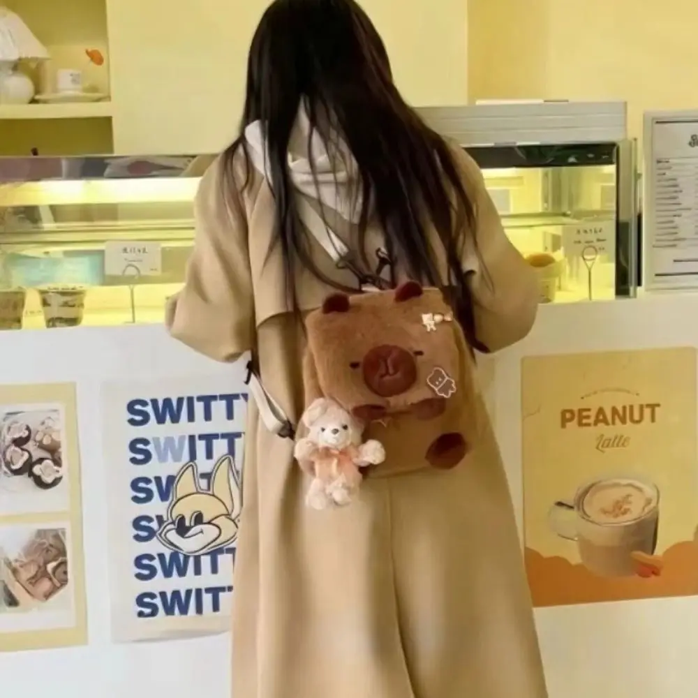 Bolso sencillo con patrón de animales, mochila de muñeco de capibara de dibujos animados de felpa, bolso de hombro para el Campus, bolso con tapa de capibara peludo, bolso de hombro - imagen 4