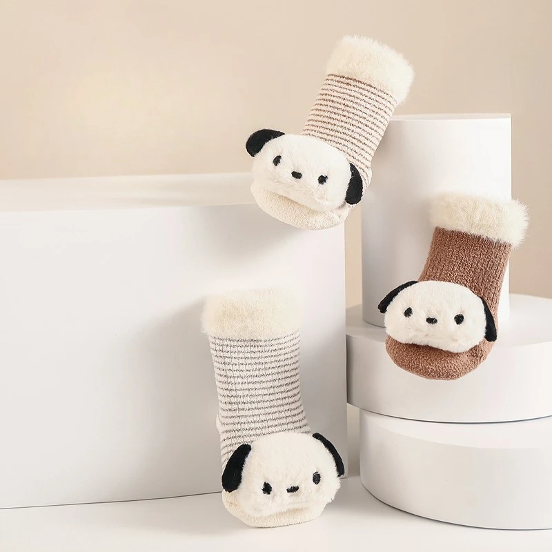 Calcetines de muñeca de terciopelo cálidos con dibujos animados para bebé, calcetines antideslizantes transpirables para suelo interior, zapatos para niña, zapatos informales suaves para niños y niñas - imagen 3