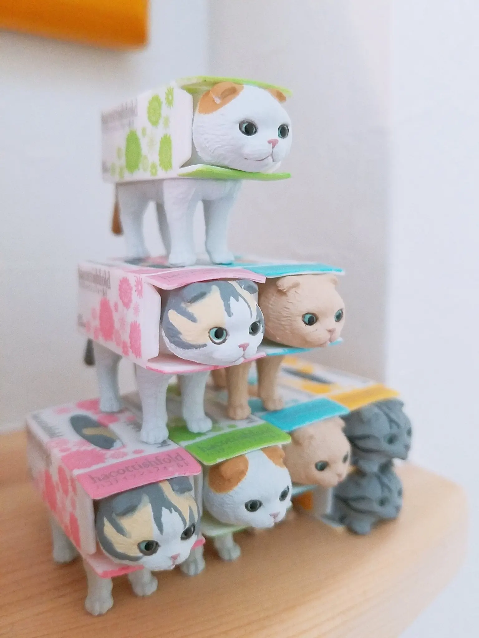 Original capsule toys cute kawaii Hacottishfold 3 Scottish Fold cat in tissue box gashapon figures - imagen 2