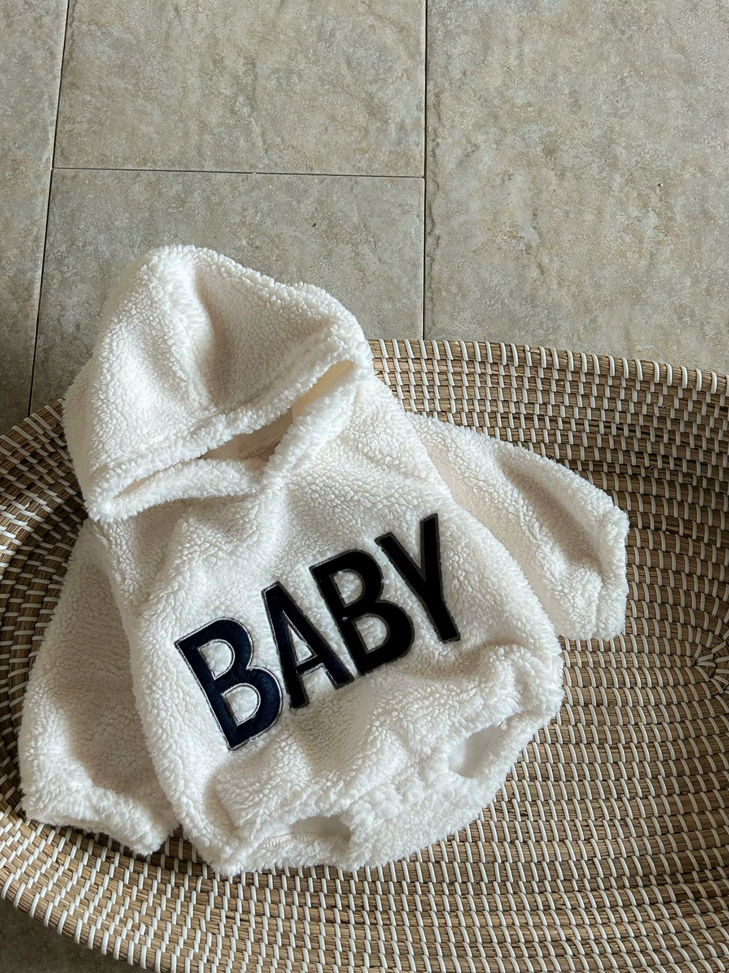 Mono forro polar con capucha y body bordado para bebé invierno - imagen 4