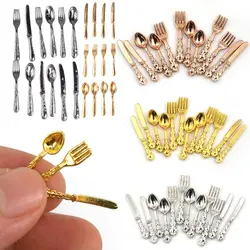 Cubiertos para muñecas mini dorados y plateados