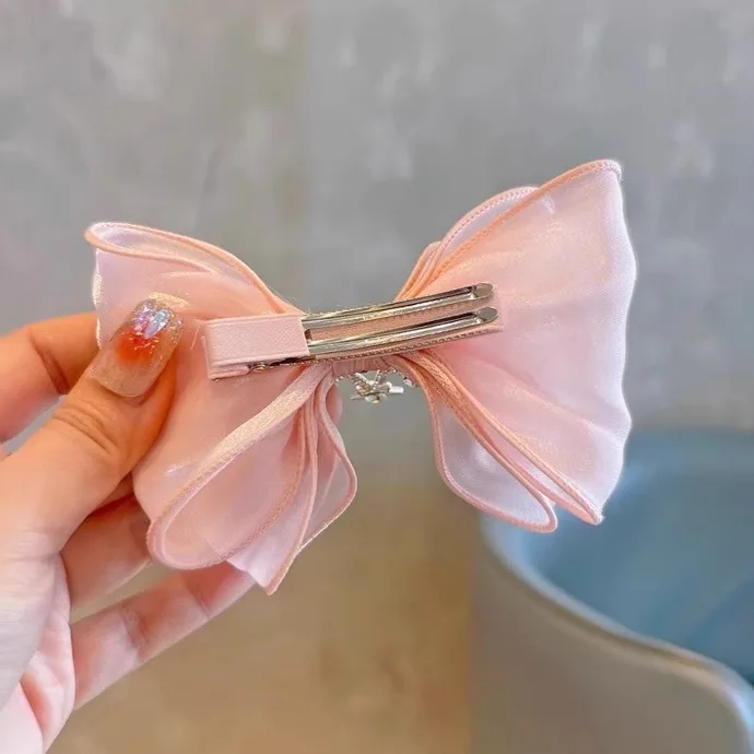Pinzas de pico de pato con corona para el pelo de niña – Diseño adorable