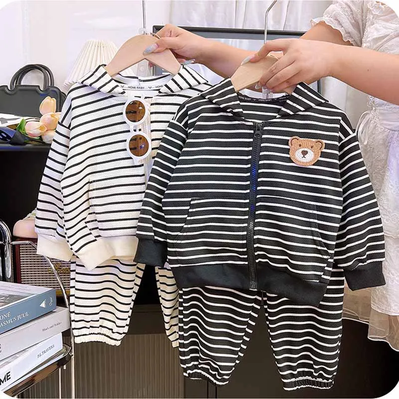 Conjunto abrigo infantil otoño con capucha y pantalón rayas para bebé - imagen 3