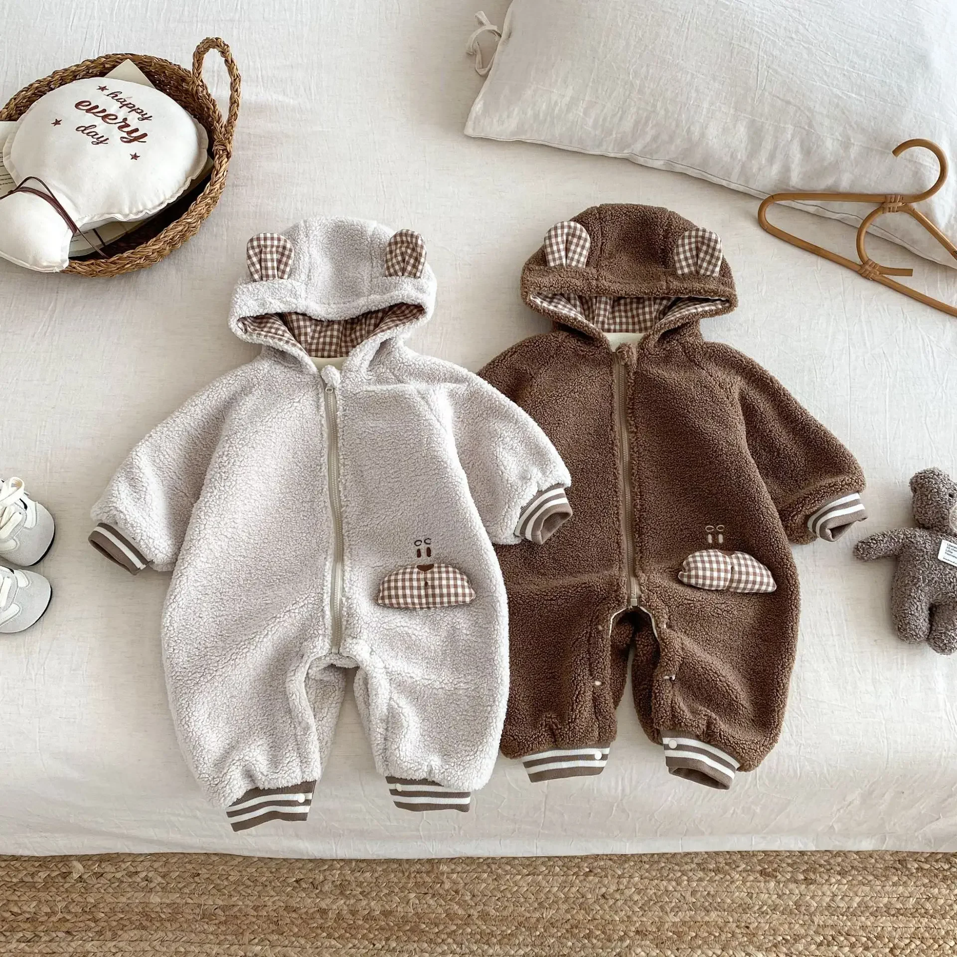 2025 Pelele a cuadros con capucha y forro polar de invierno, monos con capucha de oso lindo, traje para recién nacidos y bebés - imagen 3