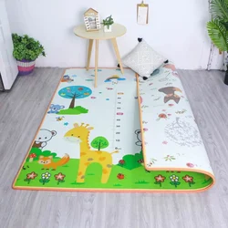 Alfombra de juegos infantil con motivos animados