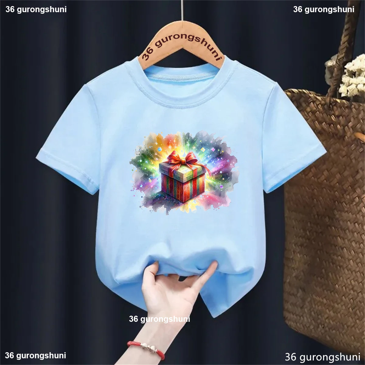 Camiseta infantil de algodón con estampado arcoíris acuarela - imagen 2