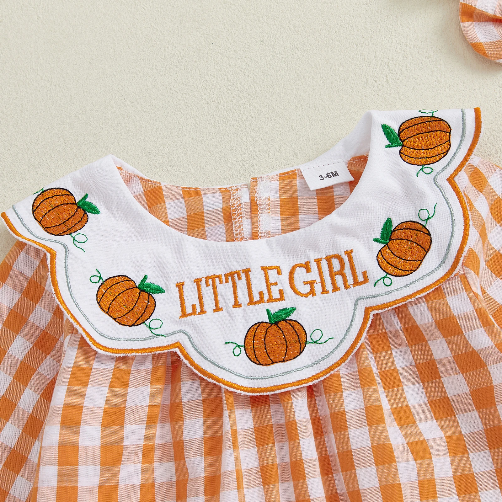 Mameluco a cuadros de otoño para niñas, mono de burbujas de manga larga con cuello redondo y volantes bordados de calabaza de Halloween con diadema con lazo - imagen 4
