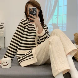 Pijama de lactancia de algodón rayado para invierno