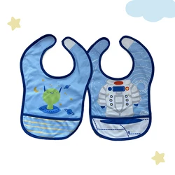 Baberos ajustables de bebé con divertidos estampados originales