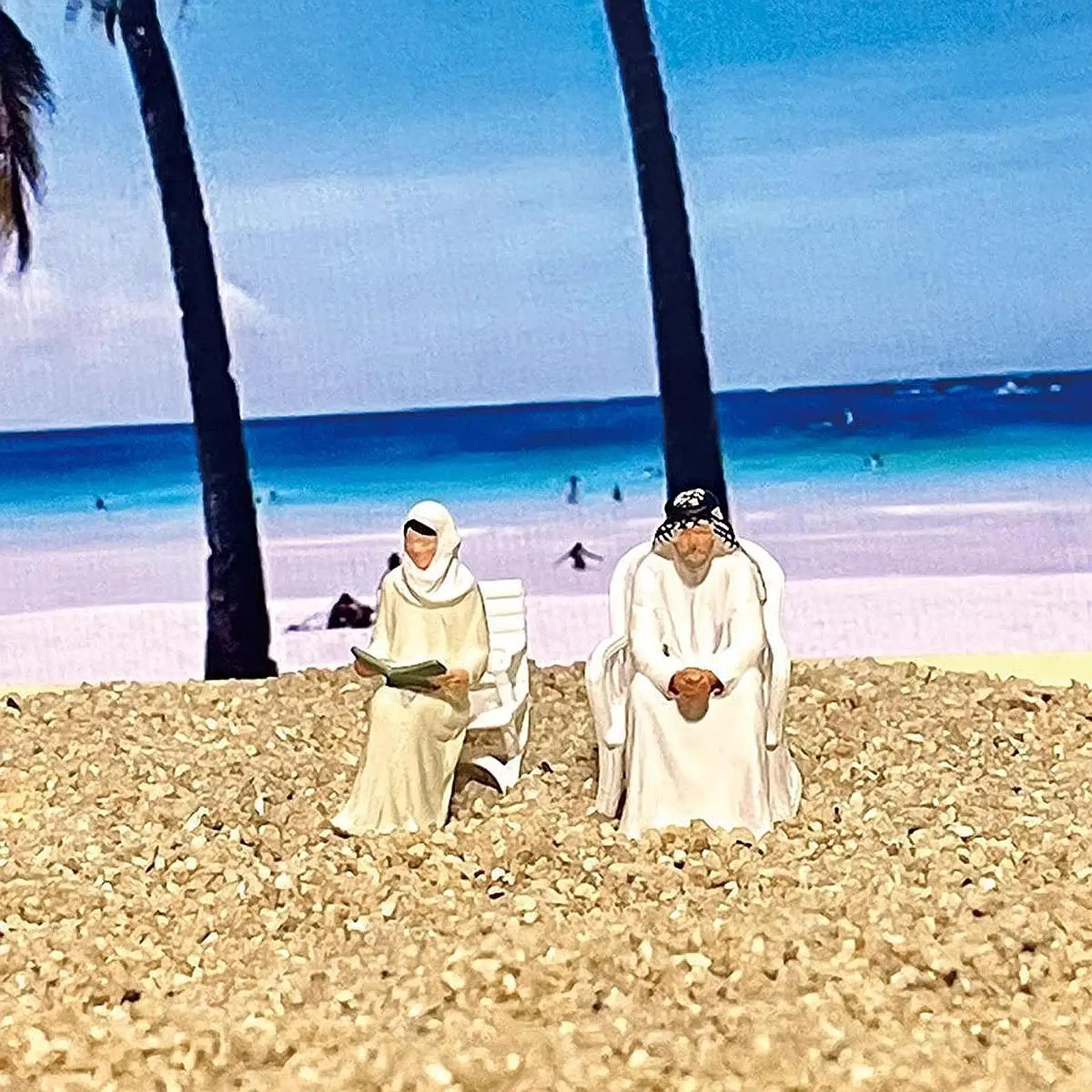 2Pcs 1/64 People Model Resin Landscape Decor Layout Decoration Desk Decoration Role Play Figure Miniature Scenes Resin Figurines