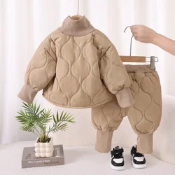 Conjunto de invierno para bebé: camiseta gruesa y pantalones