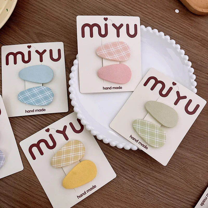 Clip de pelo con flequillo a cuadros para niños, tela de estilo coreano, gota de agua, versátil, dulce BB, horquillas con flequillo de color caramelo para bebé - imagen 4