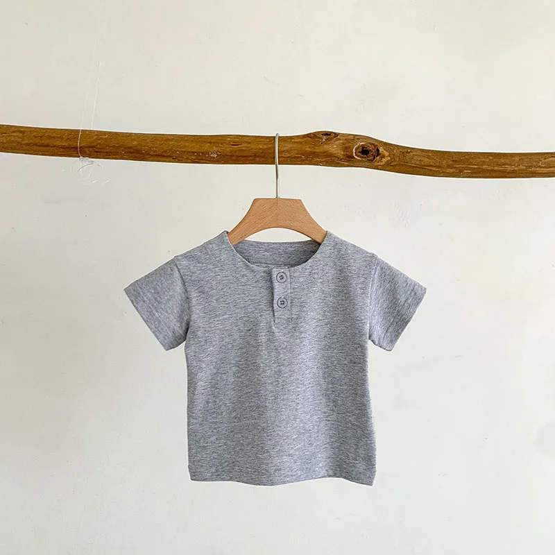 grey tee