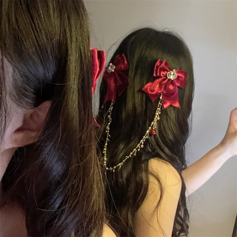 Conjunto de pinzas para el cabello festivas rojas de Año Nuevo, pinzas de cocodrilo con borlas y corona de campana y lazo, accesorios para el cabello versátiles para ambiente festivo para niñas