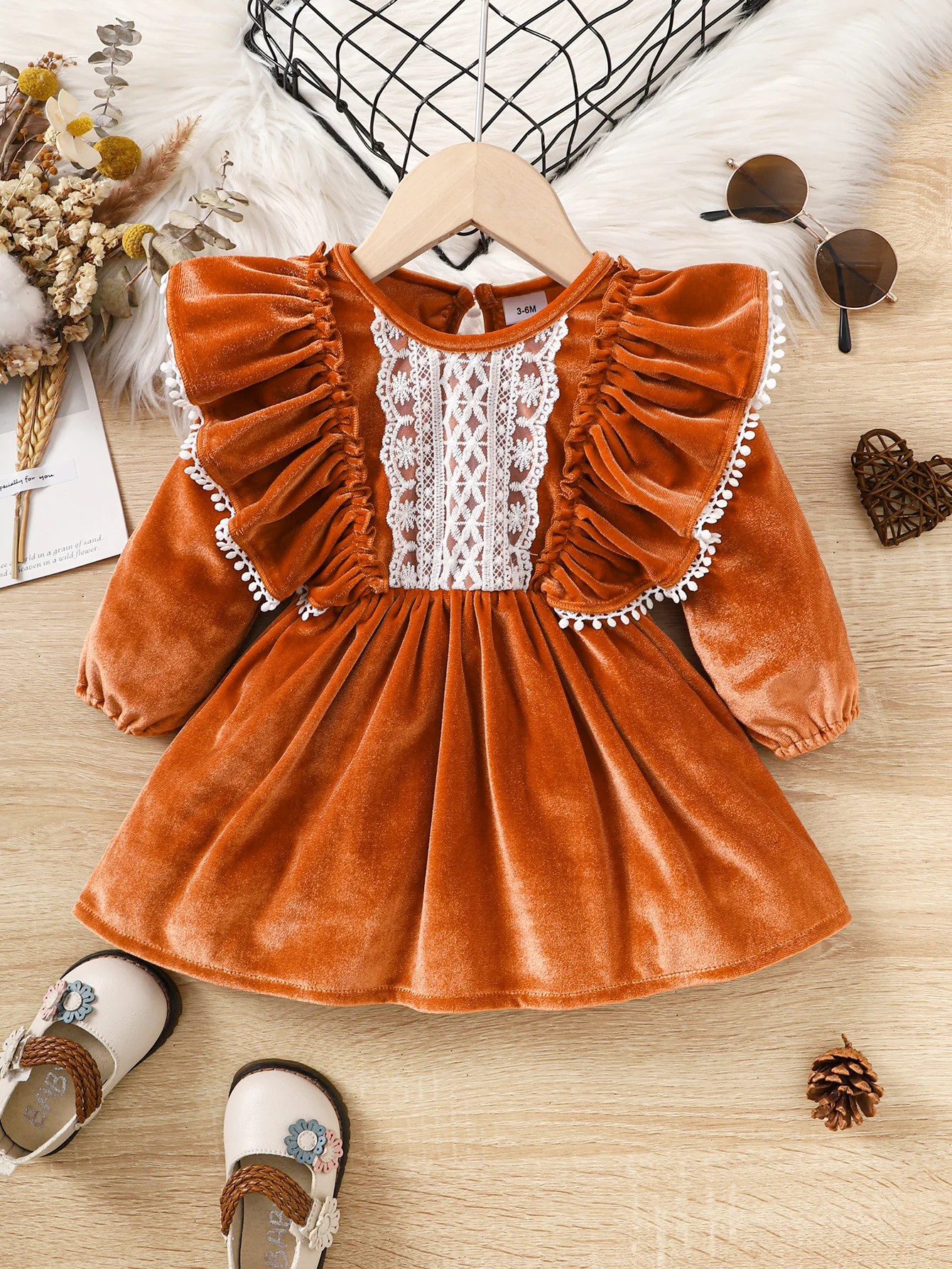 Vestido de manga larga para niña pequeña, vestido con acabado satinado con volantes, moda encantadora para vacaciones, ropa de otoño e invierno para niña pequeña de 0 a 2 años