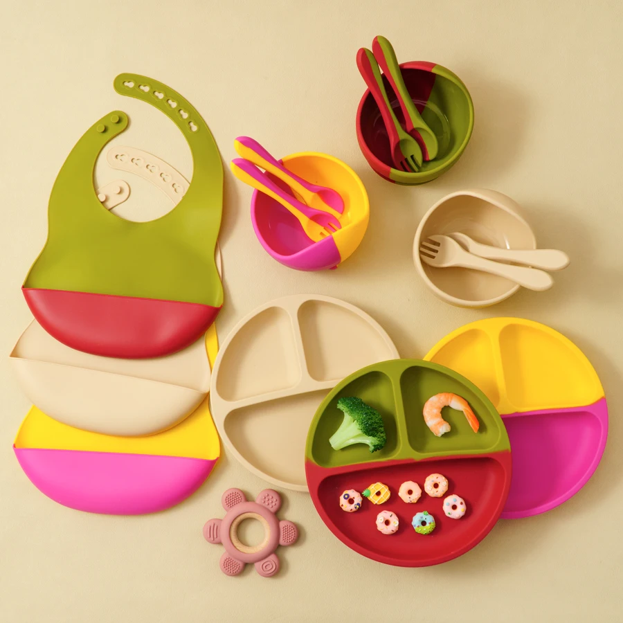 Juego de vajilla de silicona para bebé, babero con contraste de Color, tazón de succión, plato antideslizante, cuchara suave, tenedor, entrenamiento de alimentación, juego de cena para bebé, 5 uds. - imagen 3