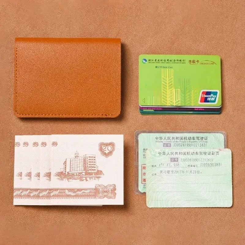 Cartera pequeña de cuero PU de diseñador clásico para hombre, monedero corto y sencillo para mujer, monedero ultrafino a la moda para tarjetas de crédito