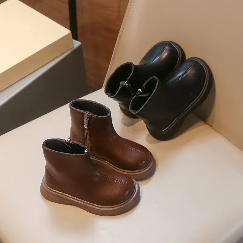 Botas de estilo británico para niños, zapatos de terciopelo de fondo plano para niños, versión coreana, zapatos de moda para niñas, botas cortas para niñas 2025 - imagen 4