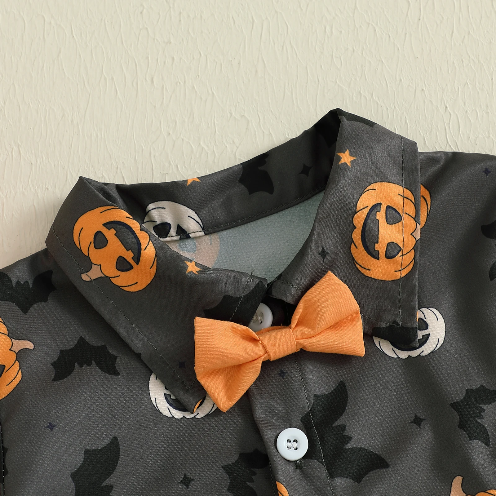 VISgogo Conjuntos de Halloween para niños con estampado de murciélago y calabaza, pajarita, camisas de manga corta, Tops y pantalones cortos de cintura elástica, conjunto de ropa de 2 piezas - imagen 3