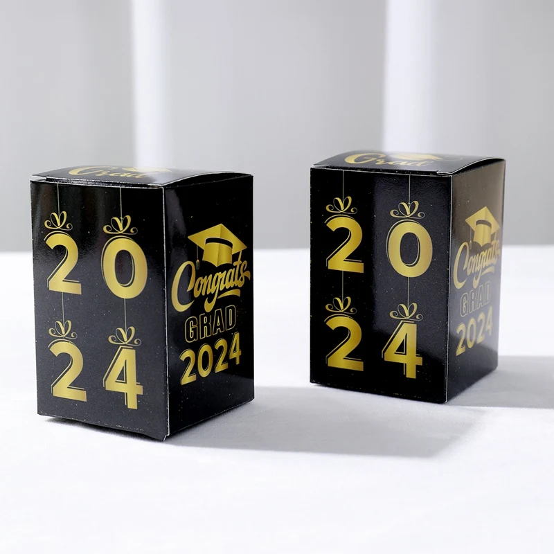 Dos cajas negras con el número 2024 en ellas