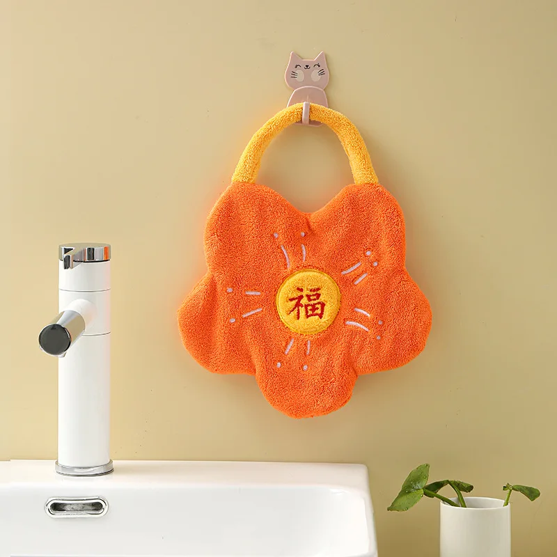 Toalla infantil colgante de verduras de dibujos animados: forro polar de coral grueso GSM alto, súper absorbente y de secado rápido, ideal para el baño del bebé. - imagen 2