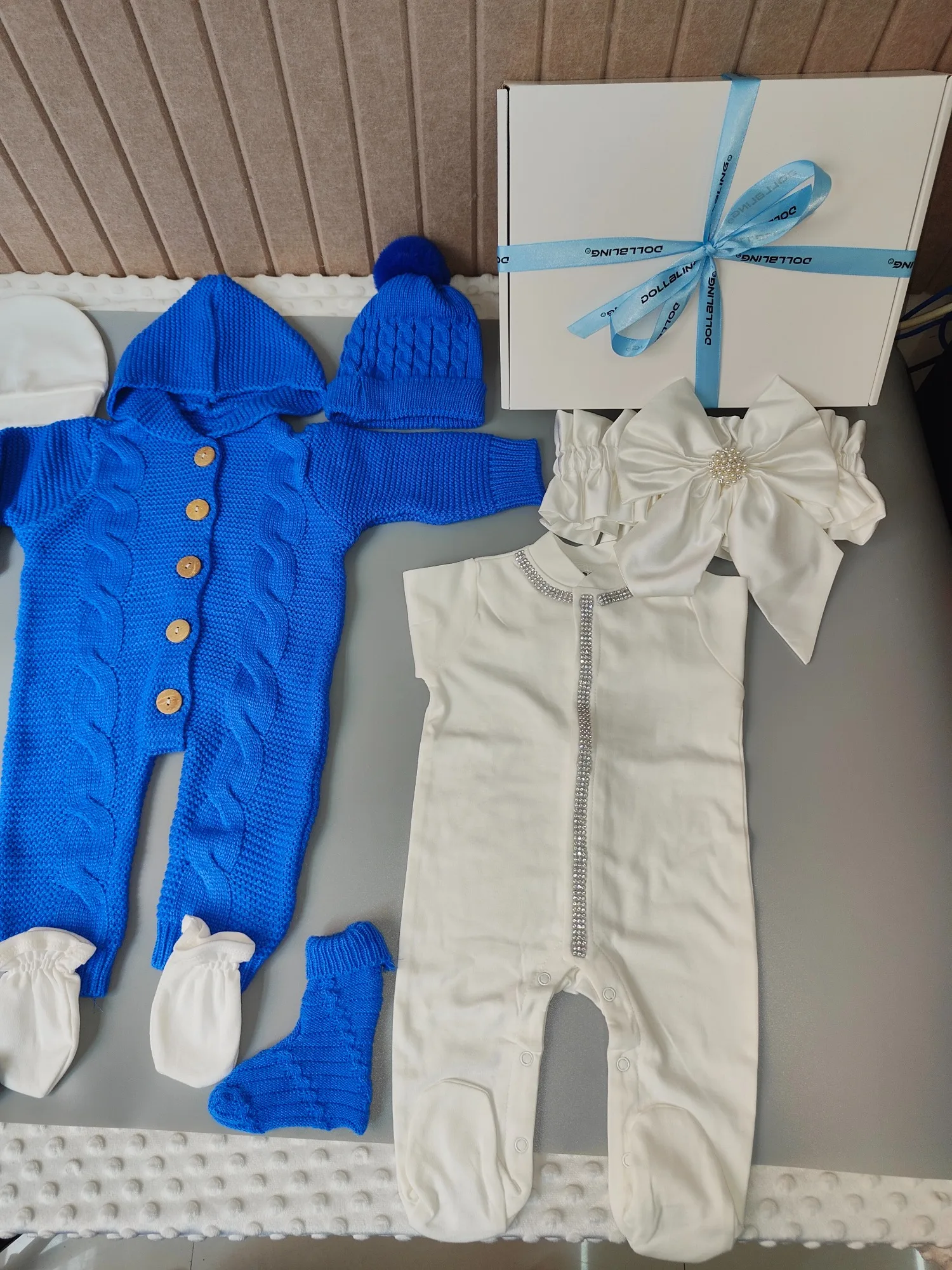 Conjunto de traje de punto azul para bebé niño: ropa completa de invierno con gorro y calcetines - imagen 4