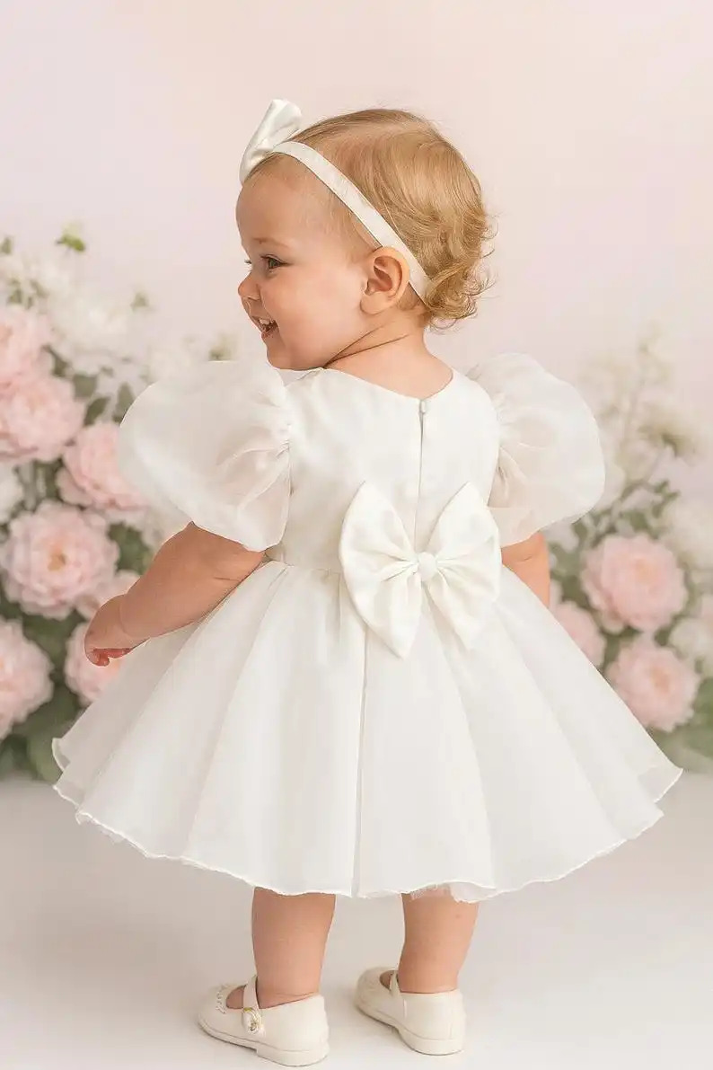 Vestido de bebé de organza blanca: vestido de niña de flores con mangas abullonadas, boda, elegante hecho a mano - imagen 5