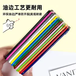 Portacredenciales cuero con cordón y etiqueta – Estilo minimalista