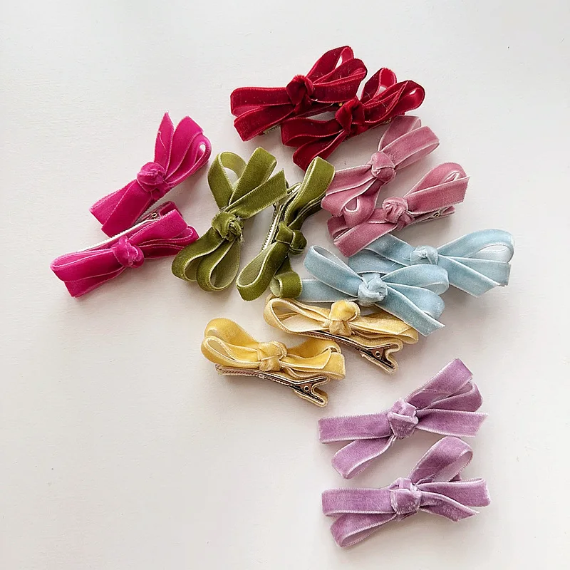 Pasadores de terciopelo navideños para niña – Pinza lateral caramelo - imagen 4