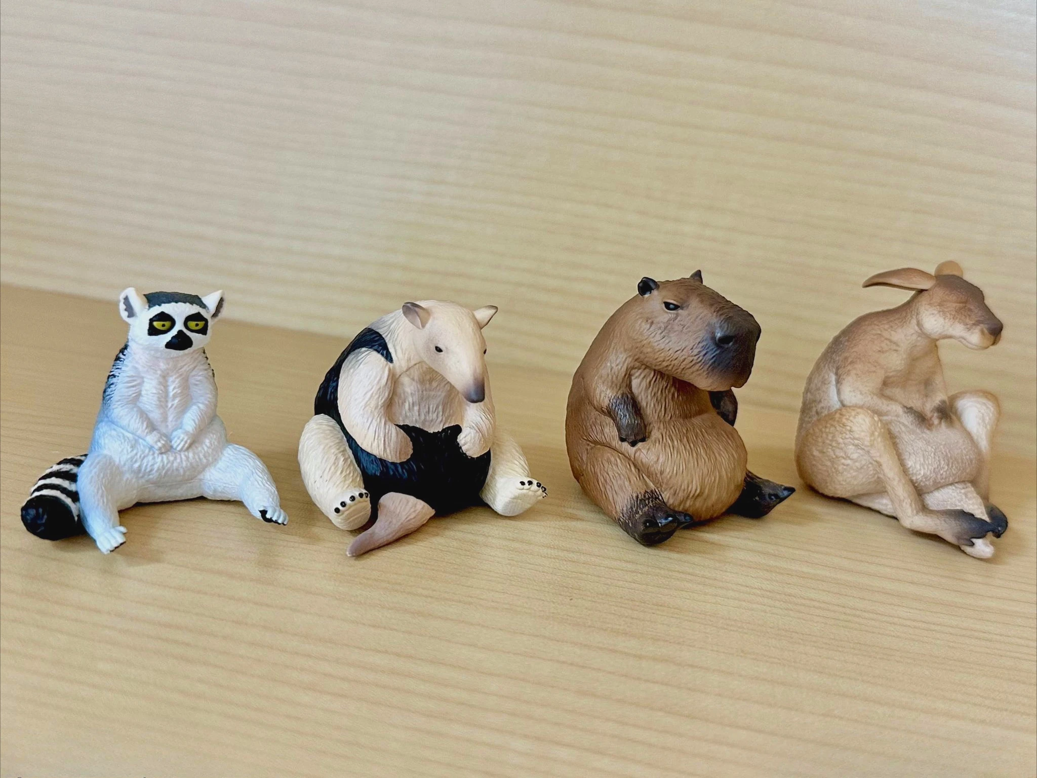 RBEN STUDIO Figura Capibara 5 Colas Juguete Coleccionable - imagen 3
