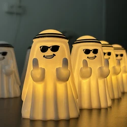 Bonita estatua de fantasma con dedo medio, pequeña figura de fantasma aterrador, decoraciones para el hogar de Halloween, regalo divertido para amigos