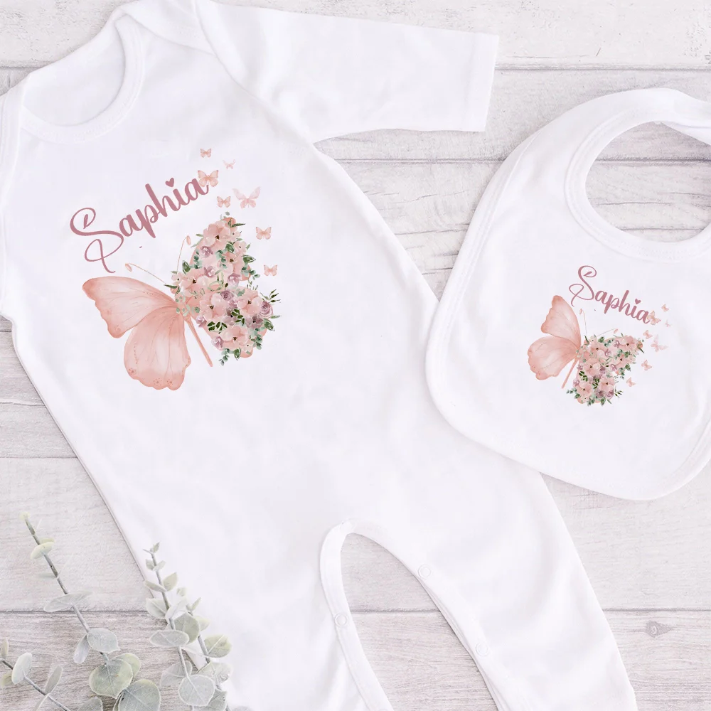 Pijama con babero para niña recién nacida – Estampado mariposa - imagen 4