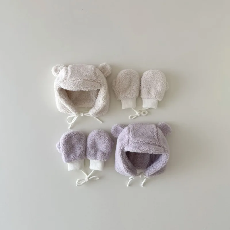 Gorro de invierno con temática de oso bonito con guantes adjuntos, gorro térmico con protección para los oídos para bebés, manoplas con capucha forradas de lana Polar - imagen 4