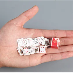 Mini cartas de póker divertidas para estudiantes, juegos de mesa para aliviar el estrés, juguetes pequeños, juego de póker informal, fácil de llevar