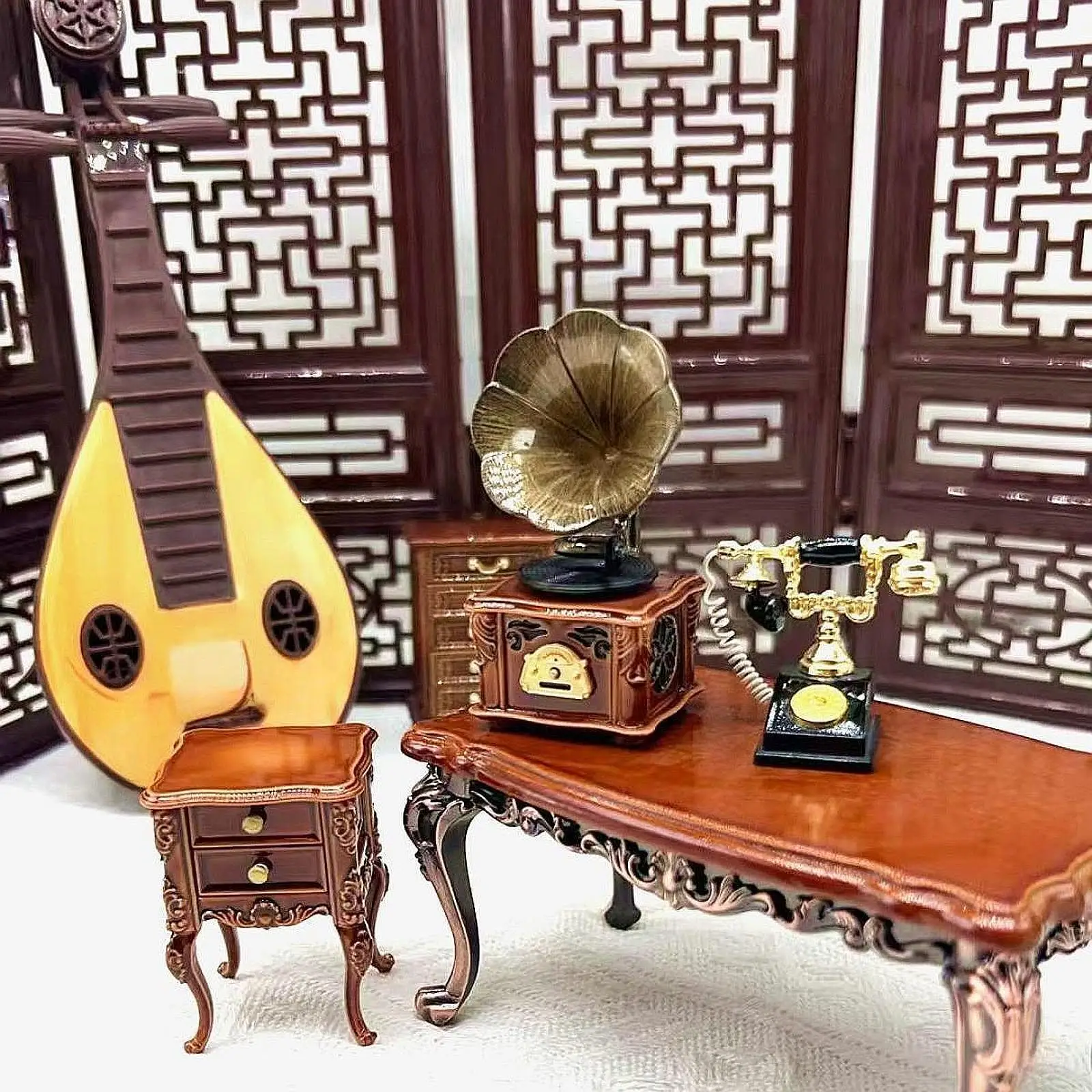 Miniature Gramophone 1:12 Scale with Cabinet Retro for Micro Landscape Decor