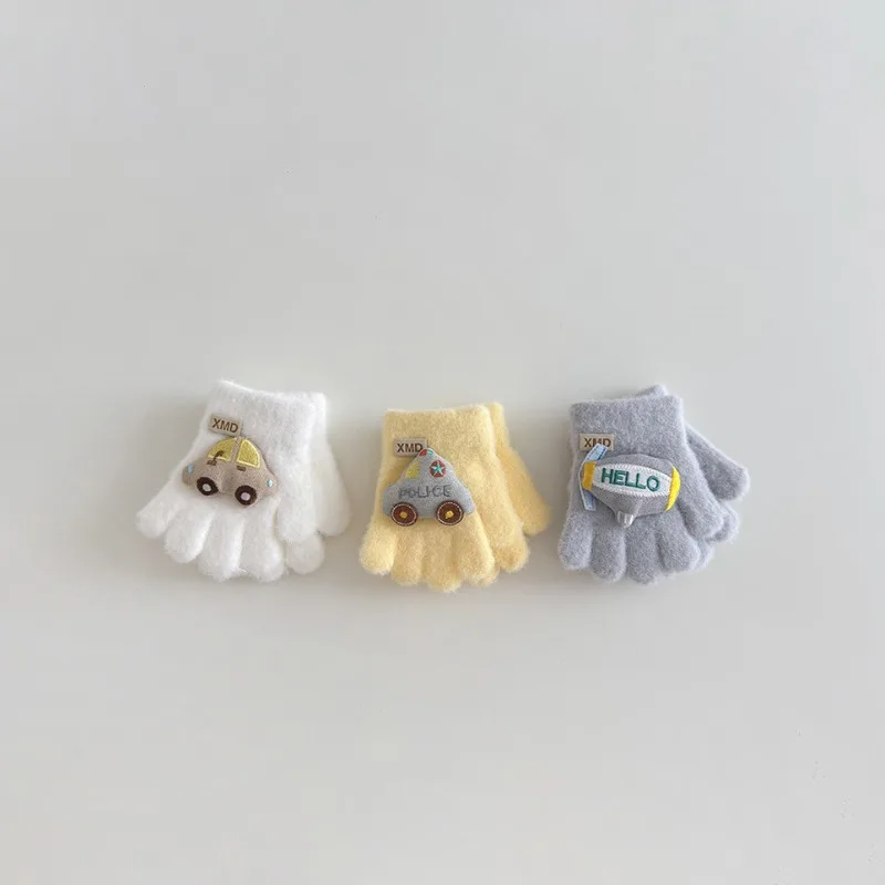 Nuevos guantes para niños de otoño e invierno: elegante logotipo de letras y lindos manoplas de cinco dedos de dibujos animados, guantes cálidos a prueba de frío para bebés - imagen 2
