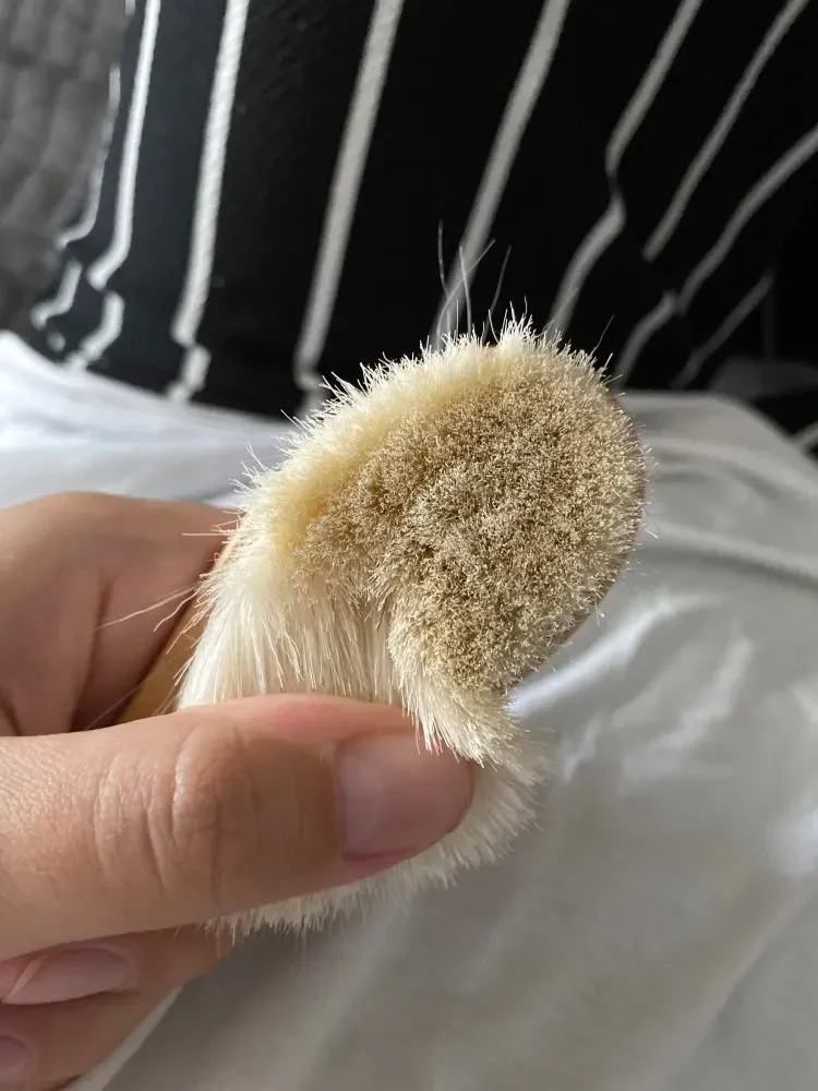 Cepillo y peine de madera para bebé – Cuidado capilar natural - imagen 2