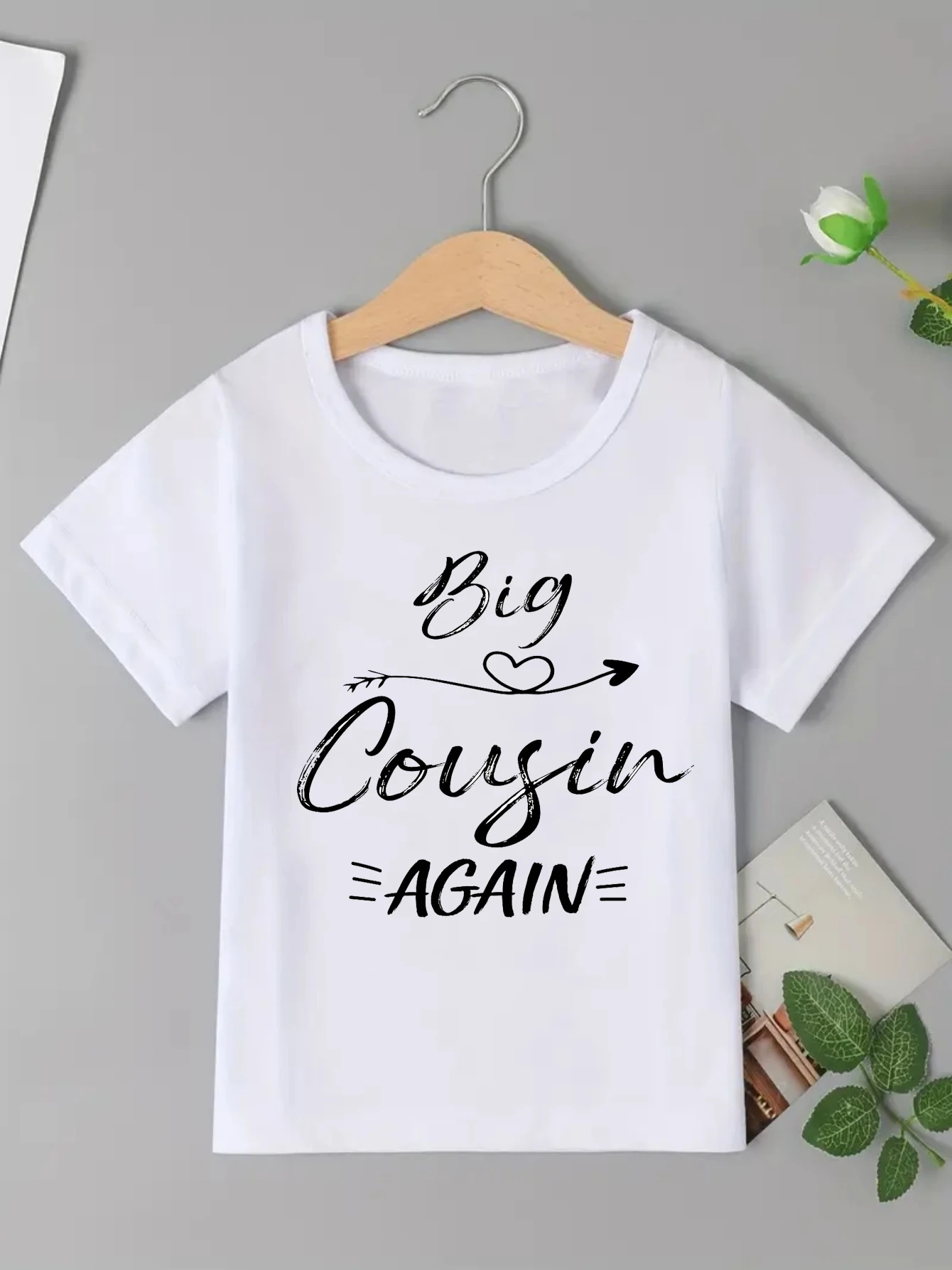 Camiseta kawaii Hermano Mayor – Estampado corazón y flecha - imagen 3