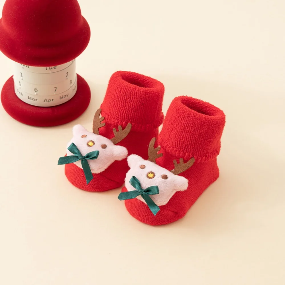 Calcetines navideños para bebé recién nacido – Rojo con árbol y Papá Noel - imagen 5