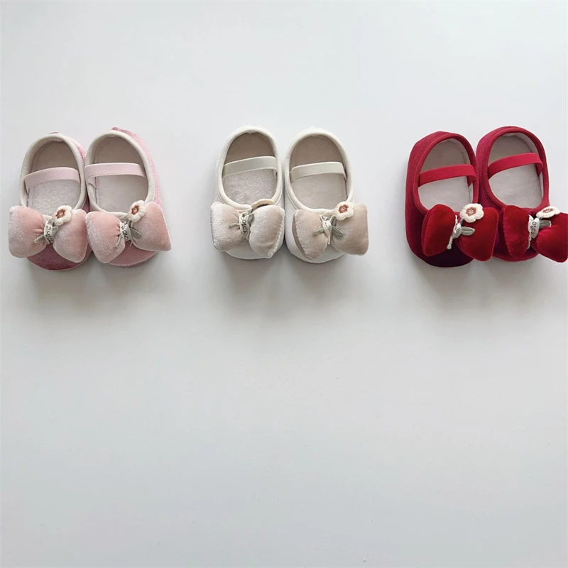 Zapatos de Otoño Invierno para niños, zapatos de princesa con lazo Floral para niñas, zapatos cálidos de felpa antideslizantes de suela blanda para primeros pasos - imagen 2