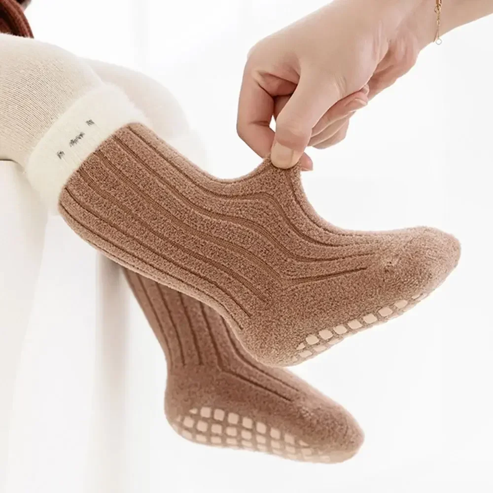 Calcetines de invierno a la moda para bebé, calcetines suaves y cálidos para niños pequeños, calcetines gruesos con bonitos dibujos para el suelo, calcetines para niños y niñas - imagen 5