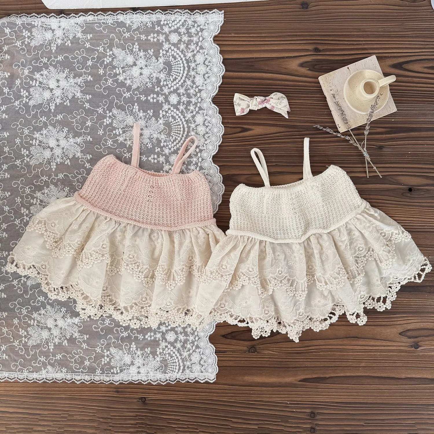Chaleco de punto bordado con volantes de encaje para niñas - imagen 2