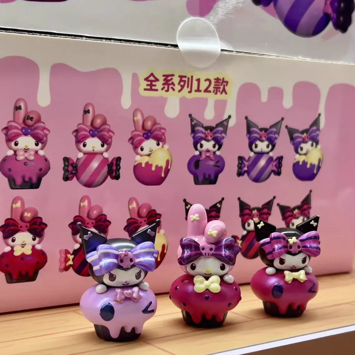 Figura coleccionable Sanrio Kuromi y My Melody corazón kawaii - imagen 4