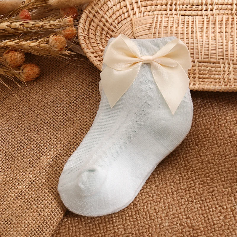 Calcetines de malla para bebé niña – Transpirables con lazo y encaje - imagen 2